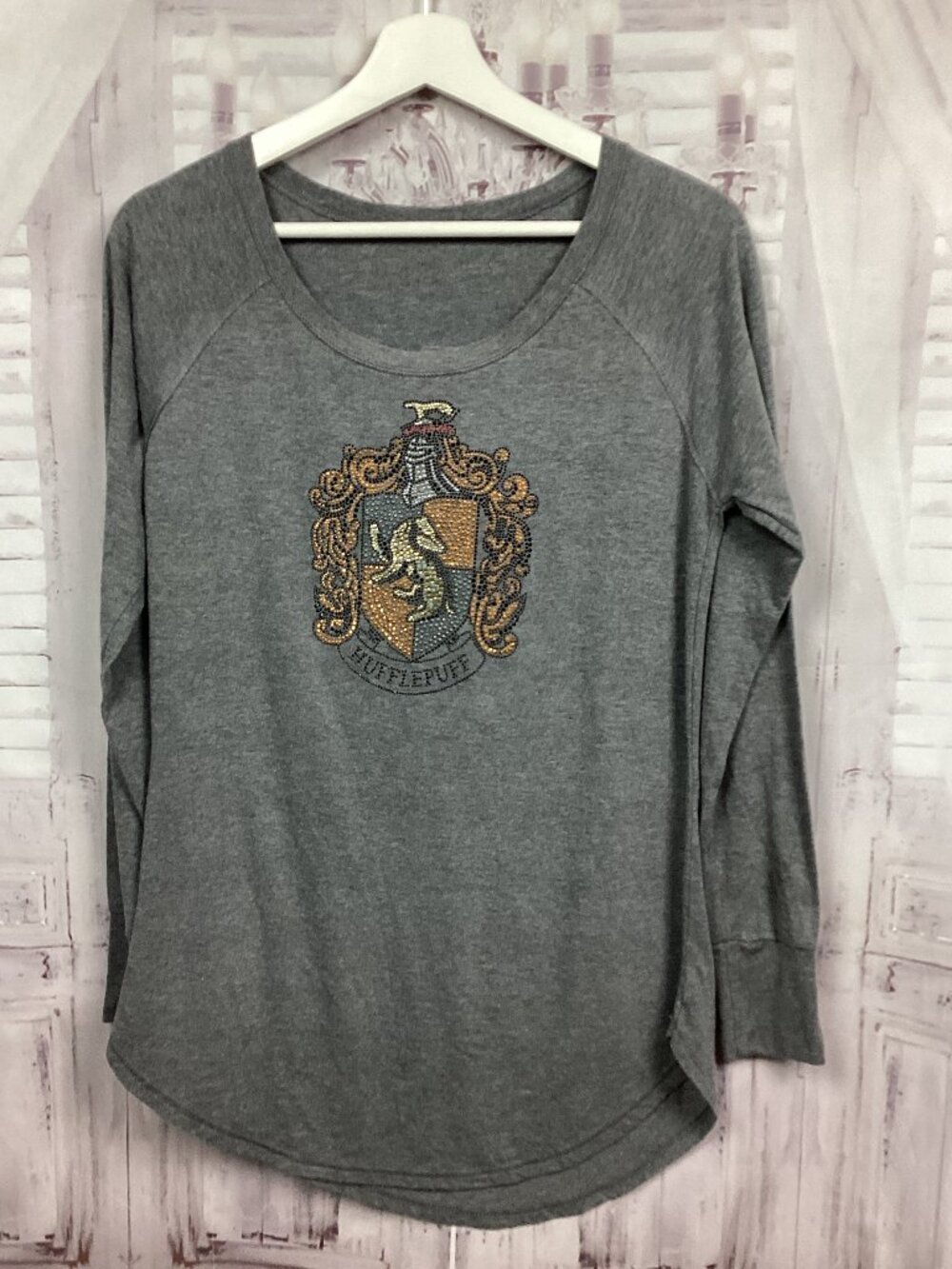 Harry Potter Hufflepuff Hogwarts Gray T-shirt Long Sleeve L